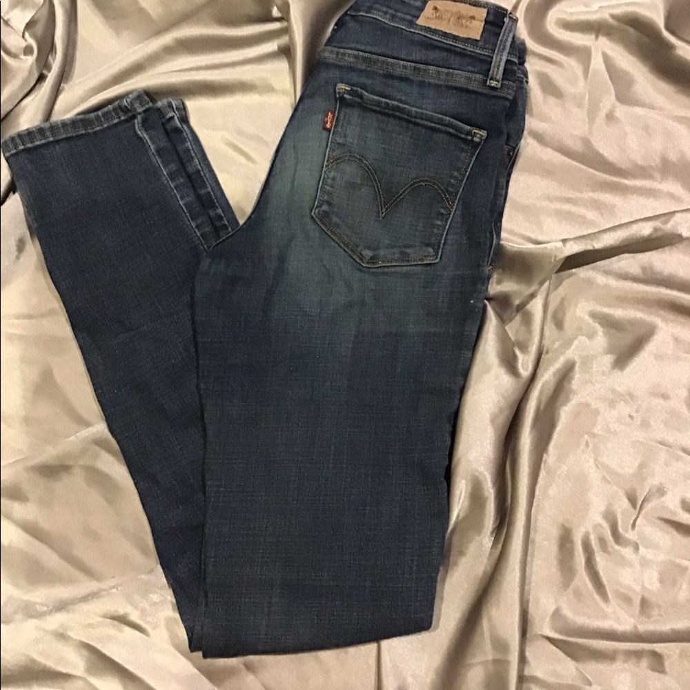 Levi’s Mid Rise Skinny